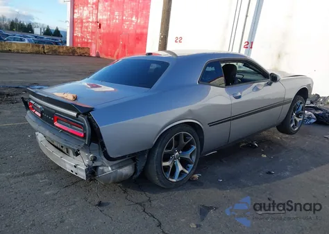 2017 Dodge Challenger Sxt z USA, uszkodzony, nr VIN 2C3CDZAG8HH554657